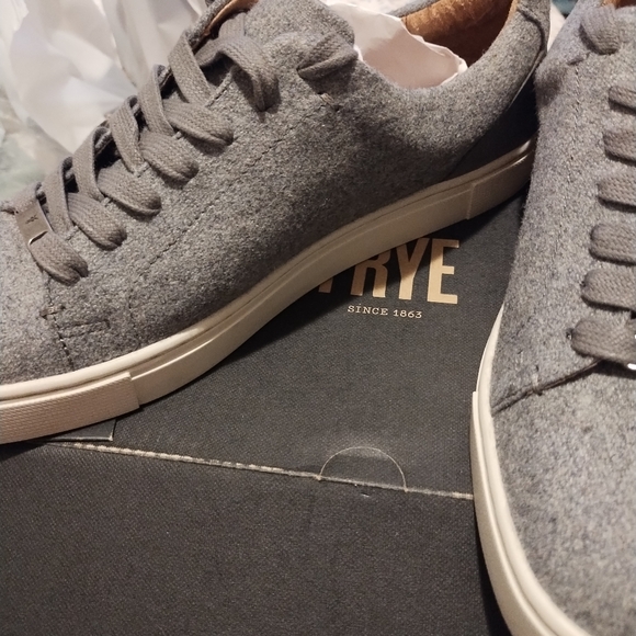 New Frye women's  sneaker New Gray Size 9M - Picture 6 of 10
